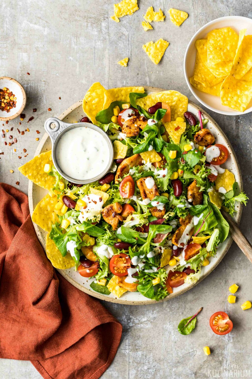 Mexikanischer Salat Mit Bohnen Und Tortilla Chips Kleines Kulinarium