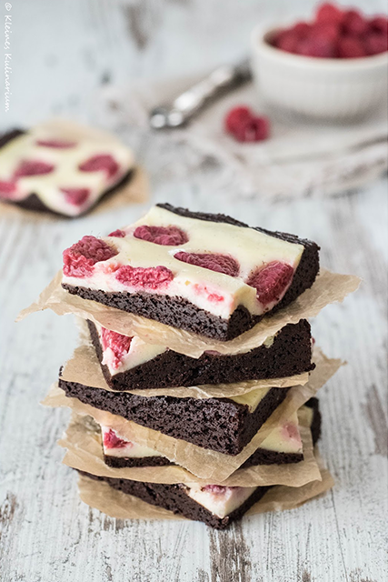 Cheesecake-Brownies mit Himbeeren - Kleines Kulinarium